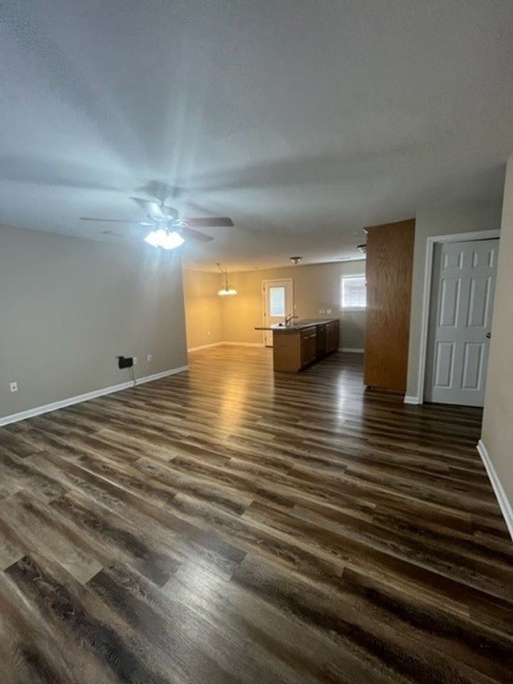 829 N 10th Ave - Photo 2 of 18