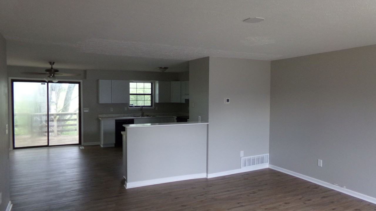 2703 Pioneer Ct - Photo 2 of 12