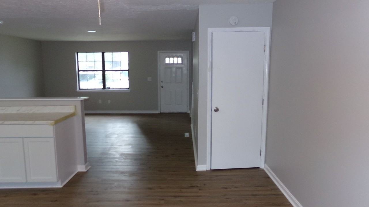 2703 Pioneer Ct - Photo 4 of 12