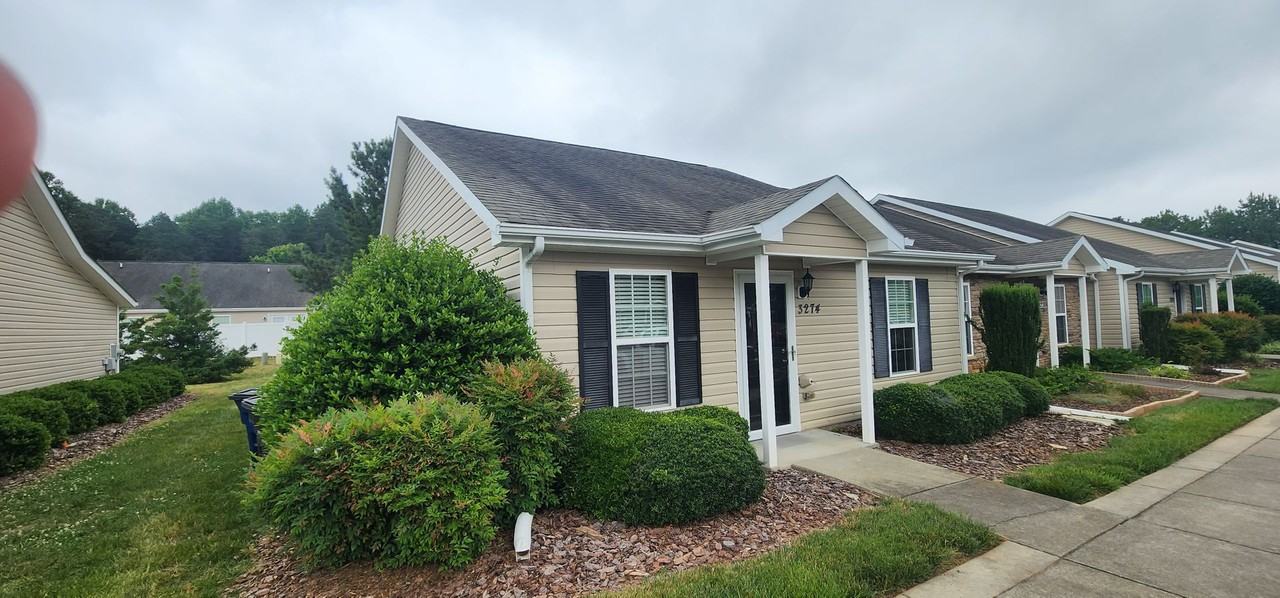 3274 Hyde Place Cir - Photo 2 of 21