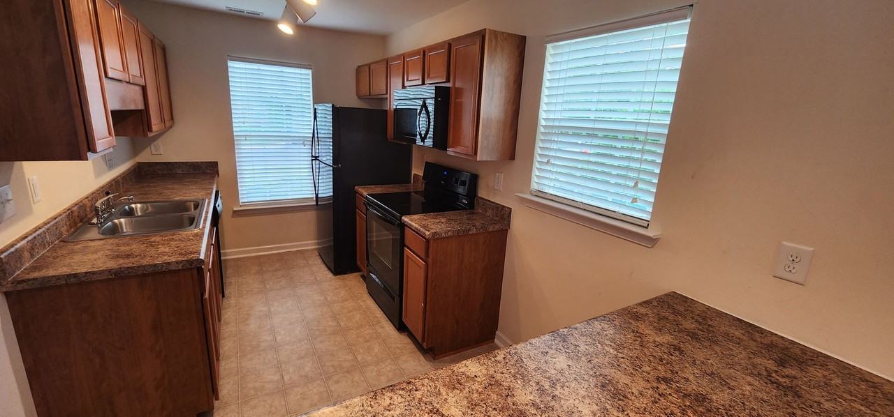 3274 Hyde Place Cir - Photo 6 of 21