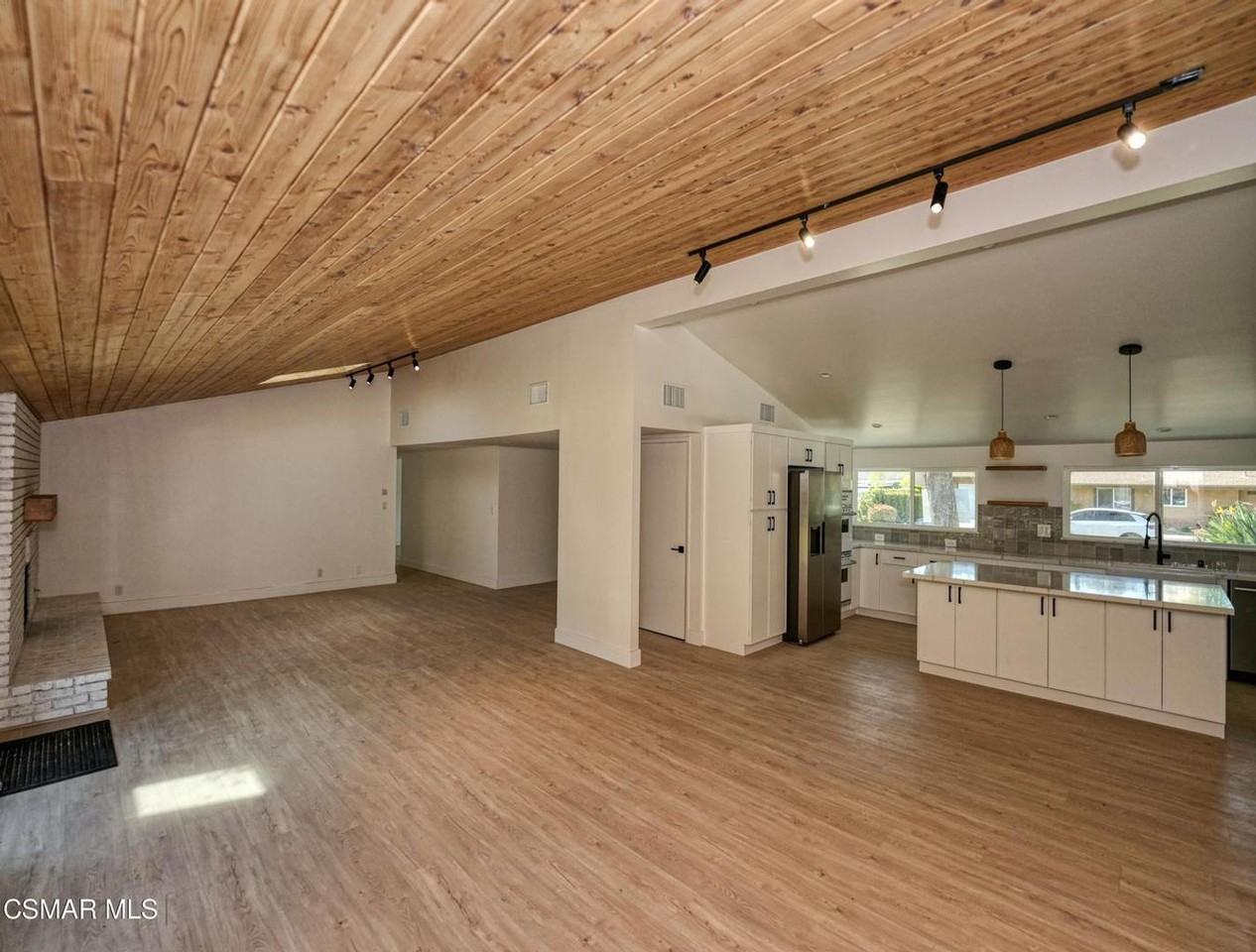 1202 Sheffield Pl - Photo 4 of 19
