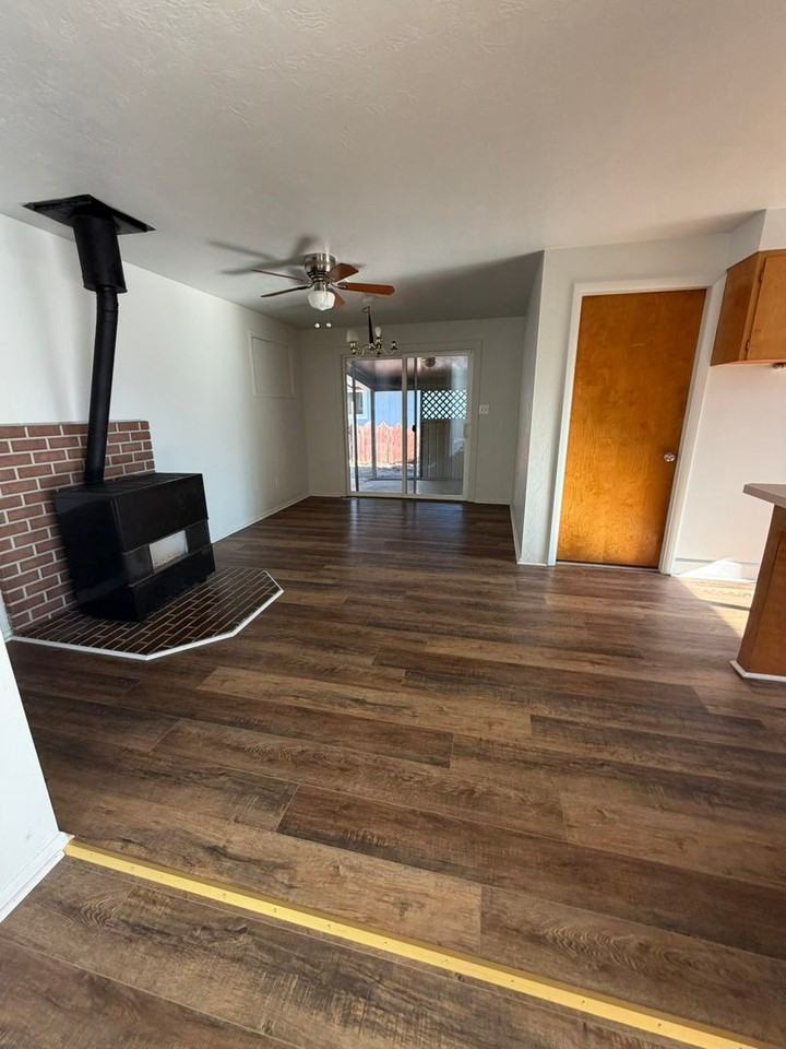 197 Dahlia St - Photo 3 of 9