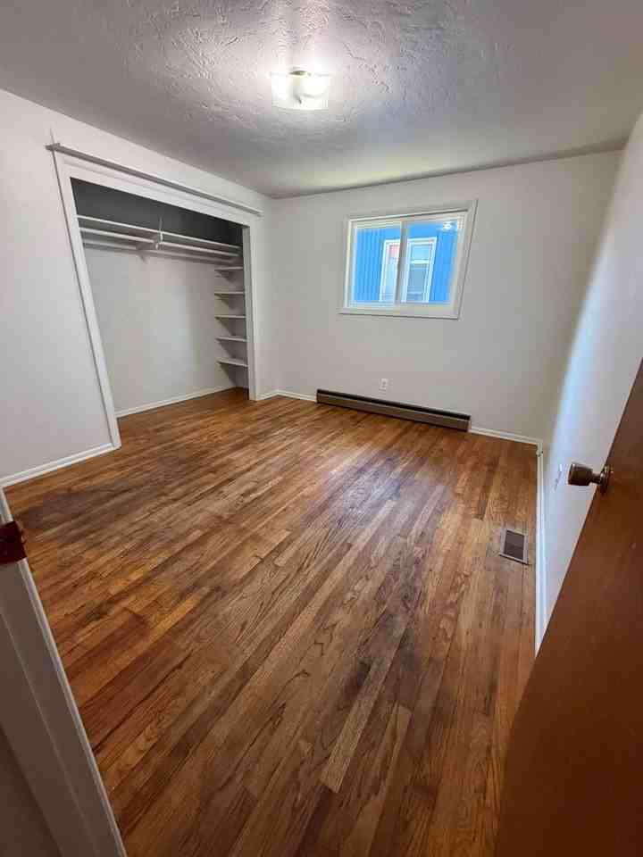 197 Dahlia St - Photo 5 of 9