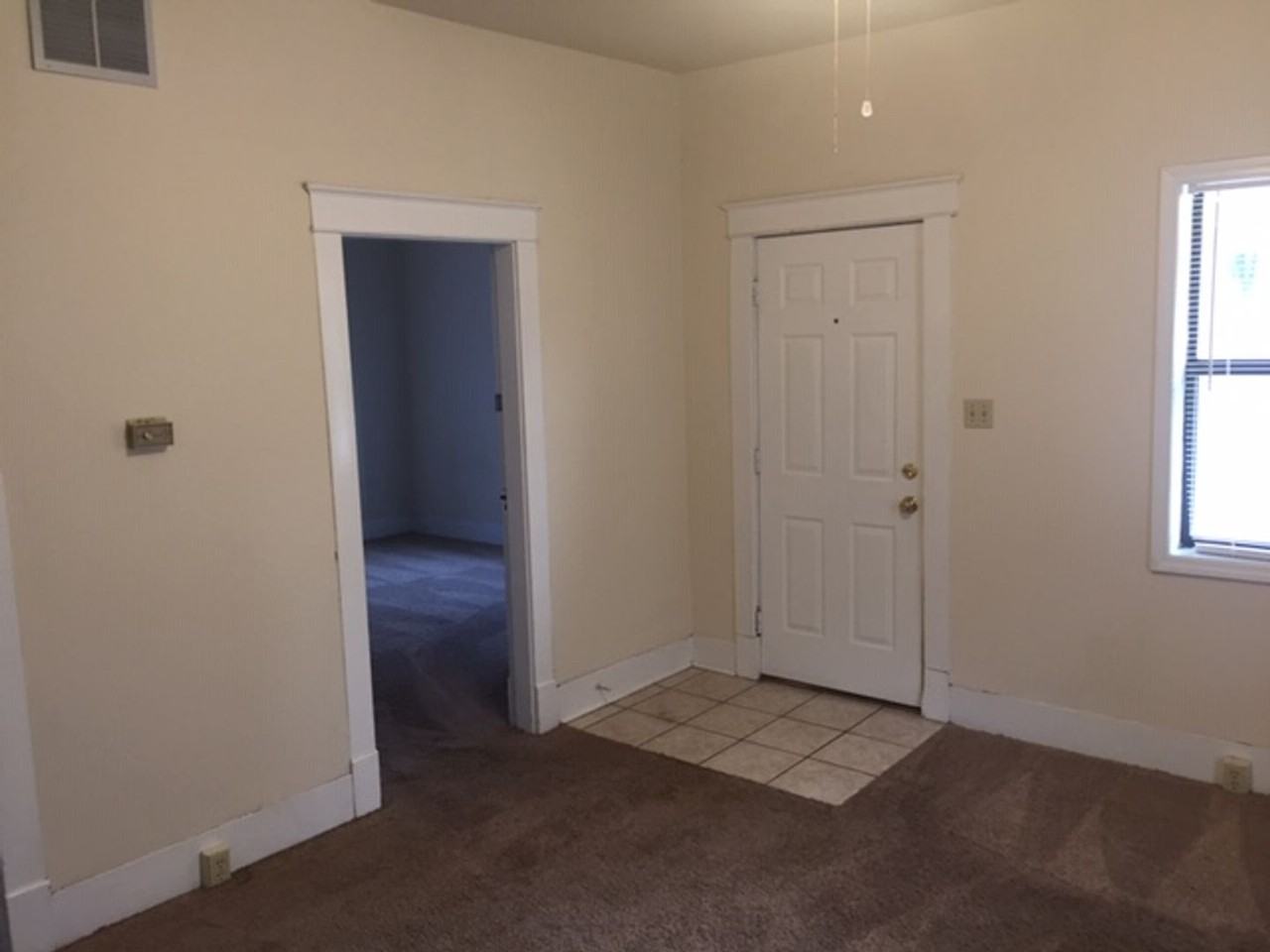 1006 Rogers St - Photo 3 of 15