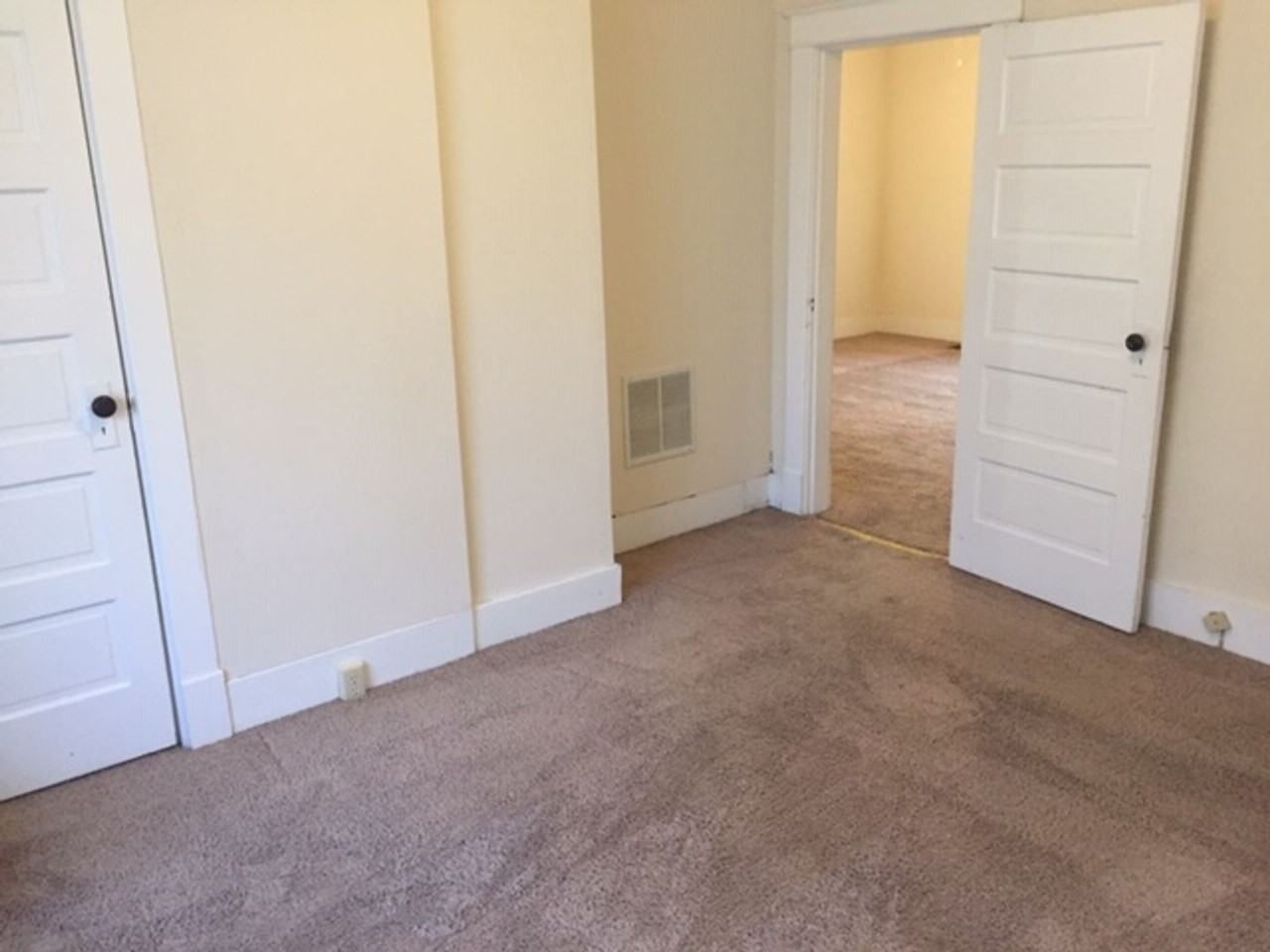 1006 Rogers St - Photo 7 of 15
