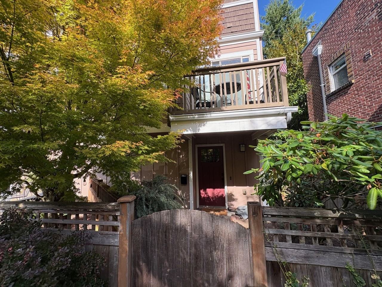 806 Nw 83rd St - Photo 3 of 13