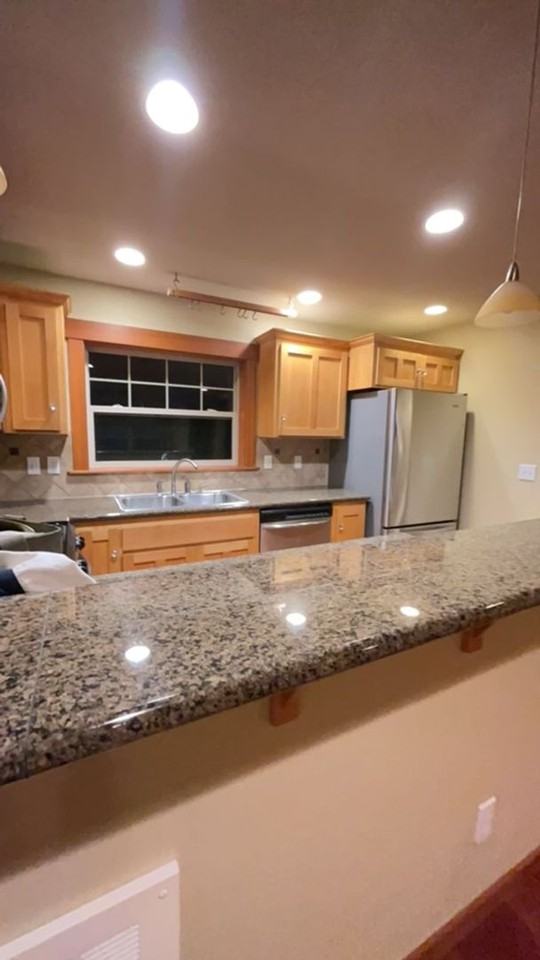 806 Nw 83rd St - Photo 5 of 13