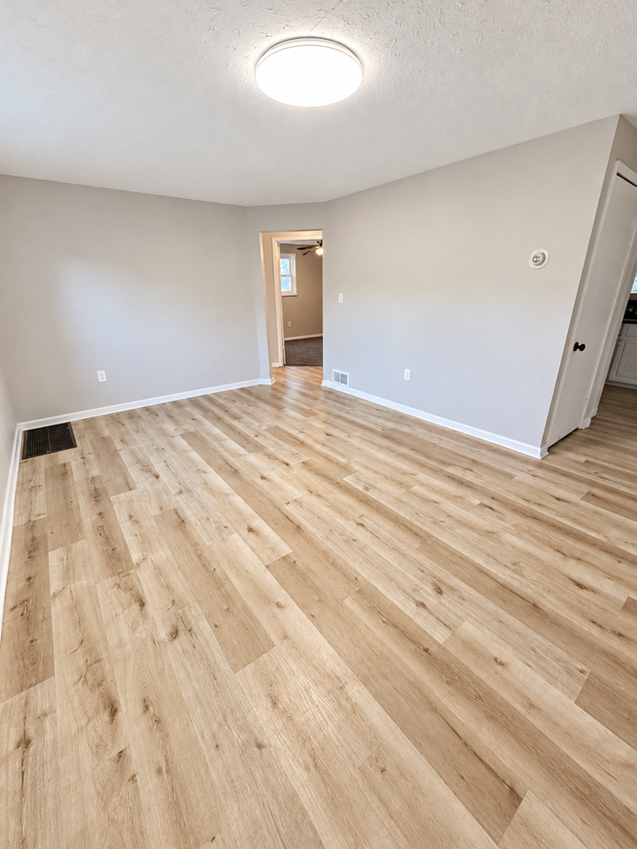 130 Evaline St - Photo 4 of 18