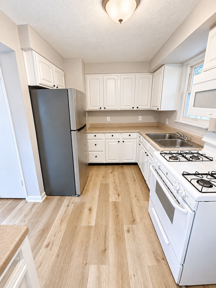 130 Evaline St - Photo 7 of 18