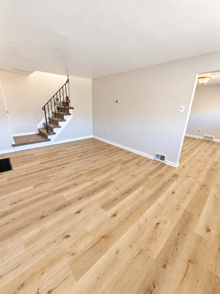 507 Oakhurst Ave - Photo 4 of 22