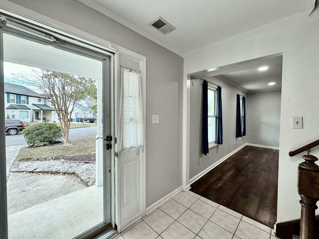 1216 Bartlett Oaks Ct - Photo 6 of 46