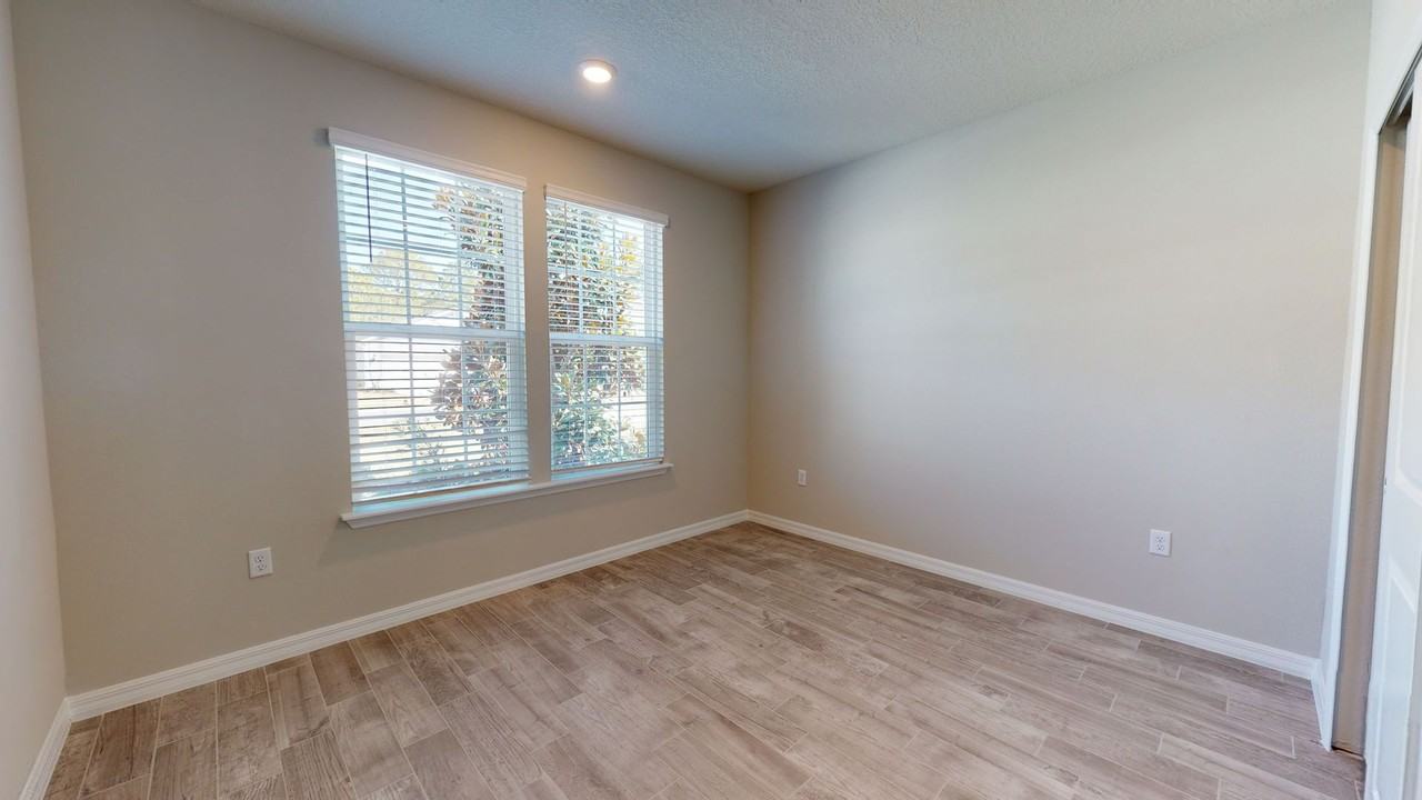799 La Mancha Dr - Photo 7 of 36