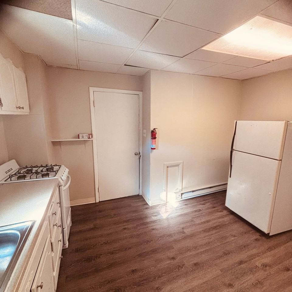 712 Ontario St - Photo 6 of 15