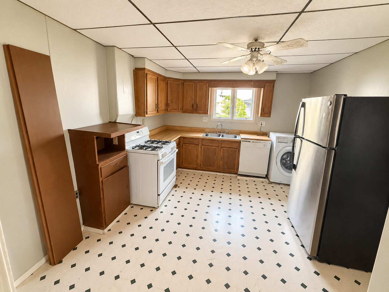 211 Gould St - Photo 3 of 8