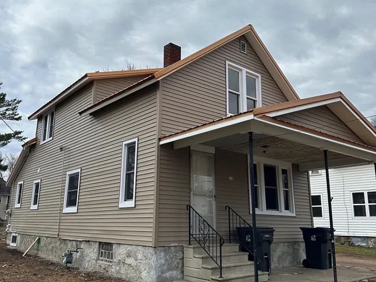 814 814 4th E. St - Photo 3 of 13