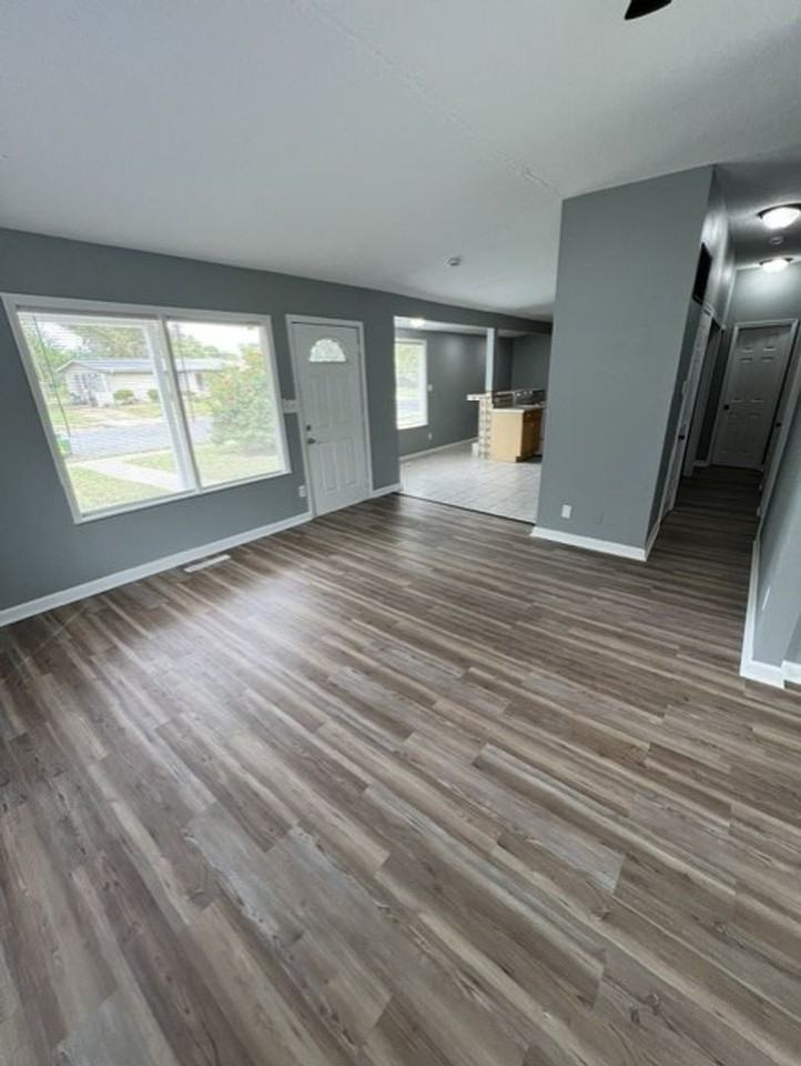 2204 Wilson Ave - Photo 2 of 15