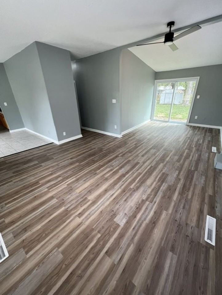 2204 Wilson Ave - Photo 4 of 15