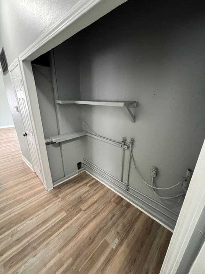 2204 Wilson Ave - Photo 5 of 15
