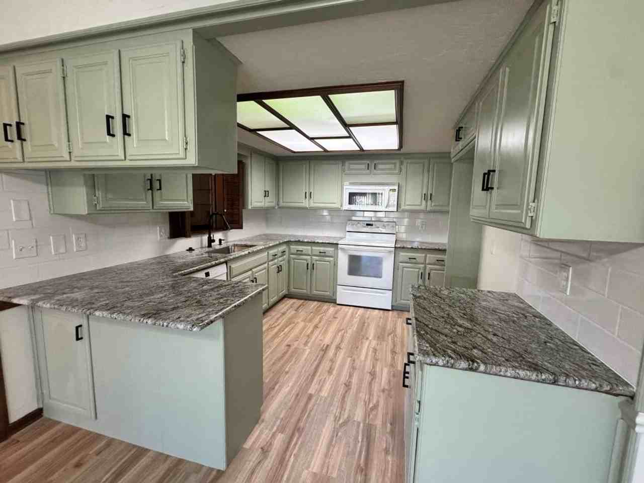 3508 Marston Cir - Photo 4 of 32
