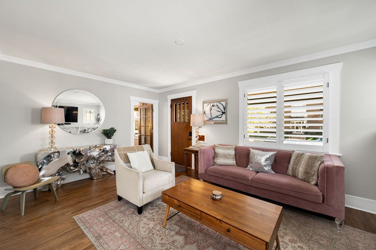 23 S Pearl St - Photo 4 of 42