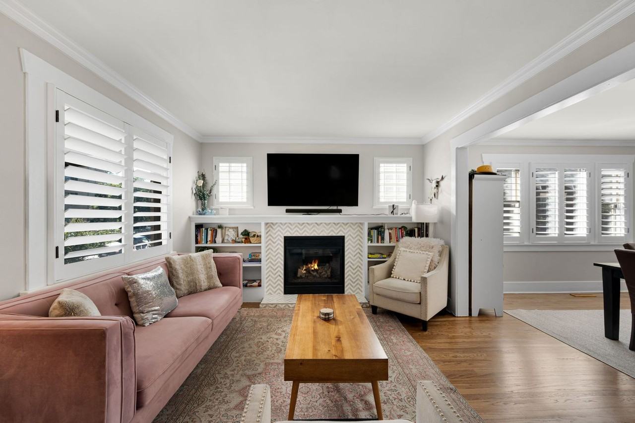 23 S Pearl St - Photo 6 of 42