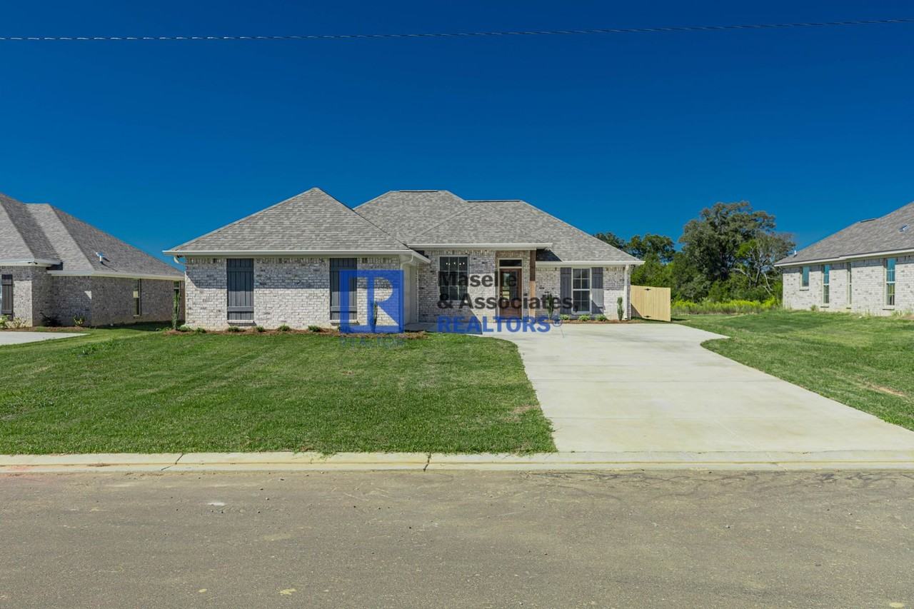 165 Madisonville Dr - Photo 4 of 43