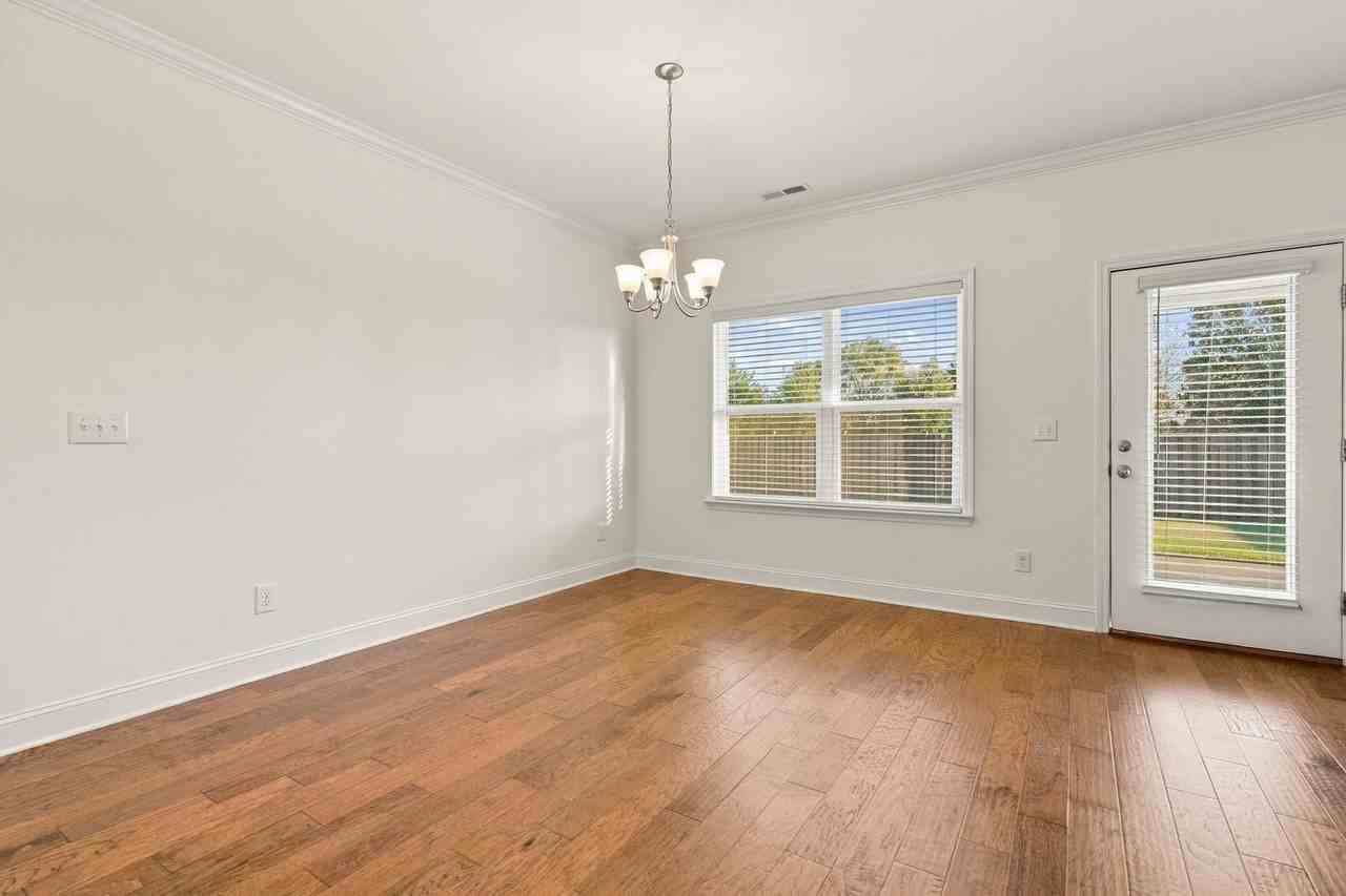 24518 Beacon Cir - Photo 6 of 15