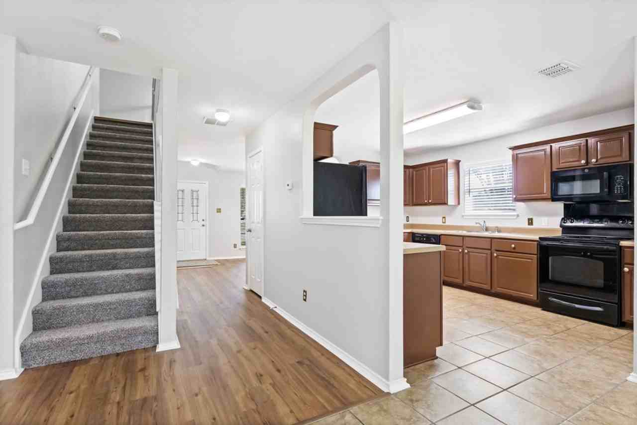 268 Donalan Dr - Photo 6 of 25