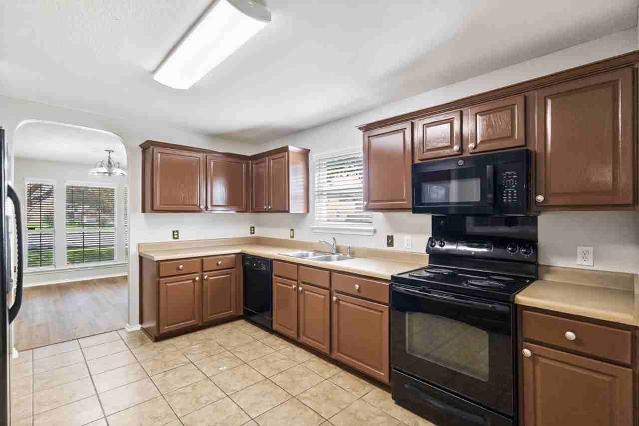 268 Donalan Dr - Photo 7 of 25