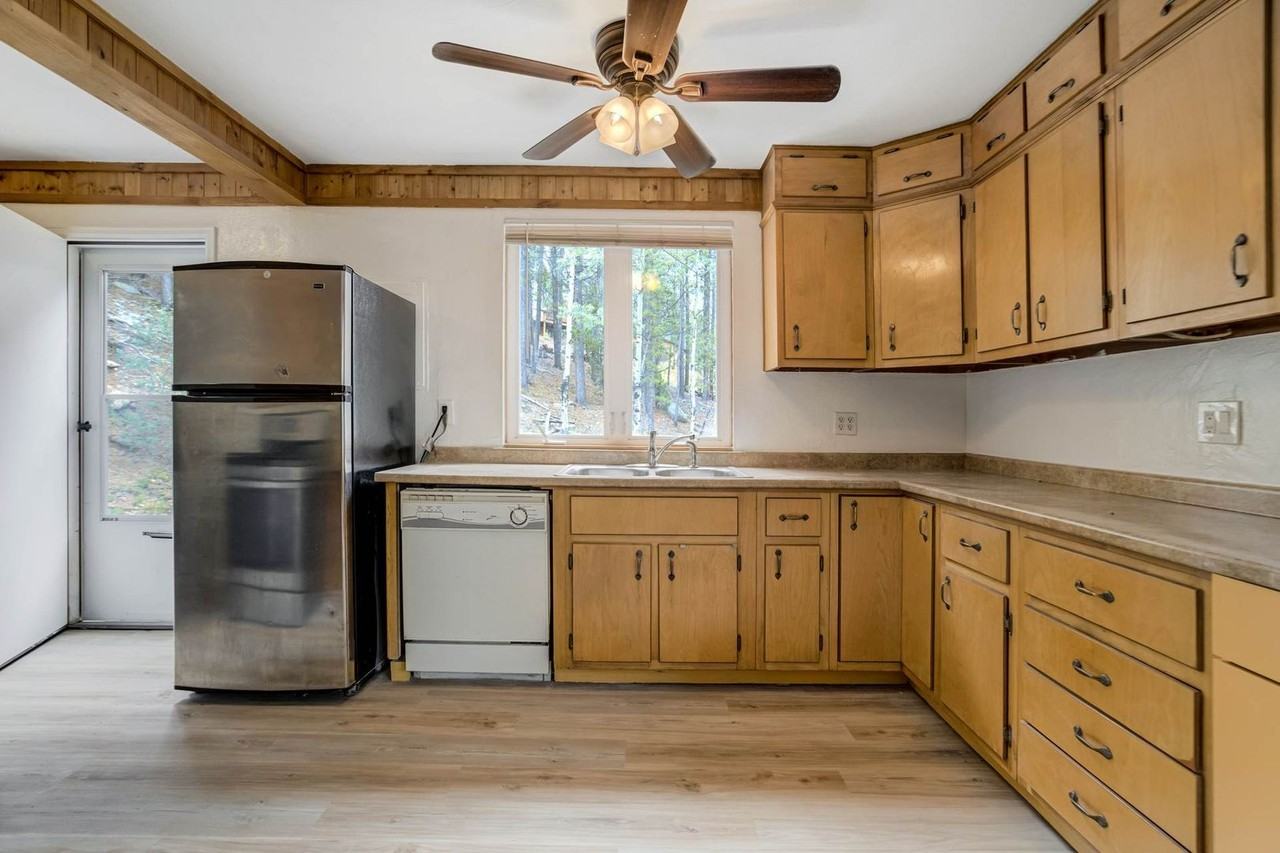 8680 London Ln - Photo 5 of 12