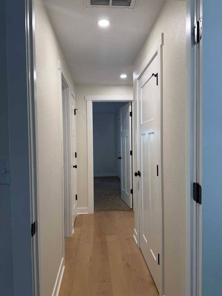 3141 E Grand St - Photo 4 of 17