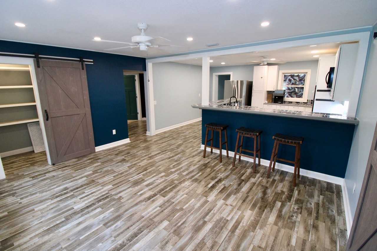 303 Mahan St - Photo 2 of 30