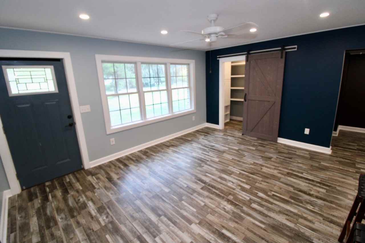 303 Mahan St - Photo 3 of 30