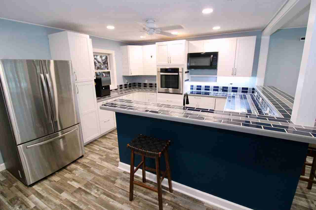 303 Mahan St - Photo 5 of 30