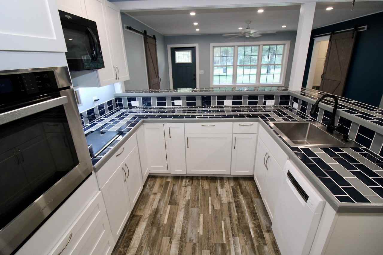 303 Mahan St - Photo 7 of 30
