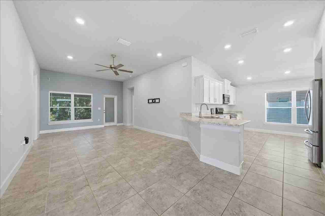 1261 Tupelo Cir - Photo 3 of 20