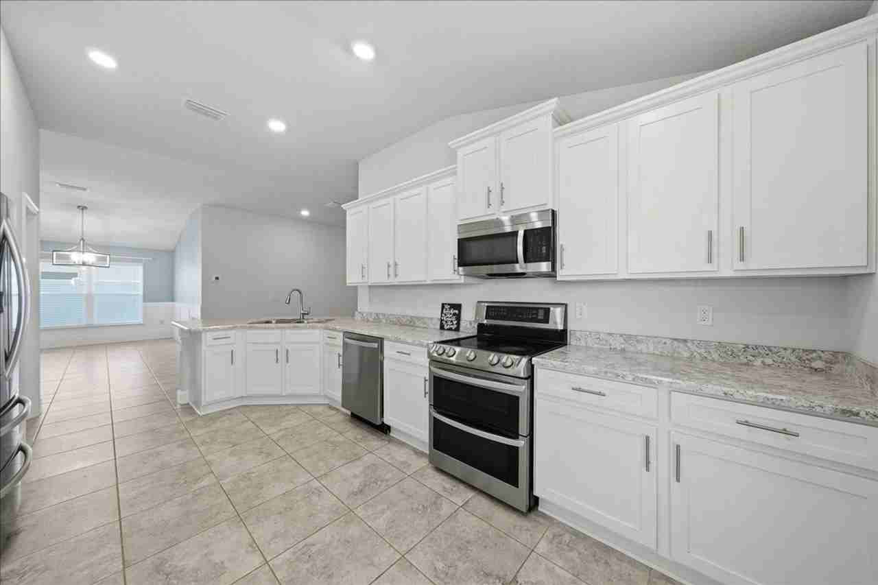1261 Tupelo Cir - Photo 6 of 20