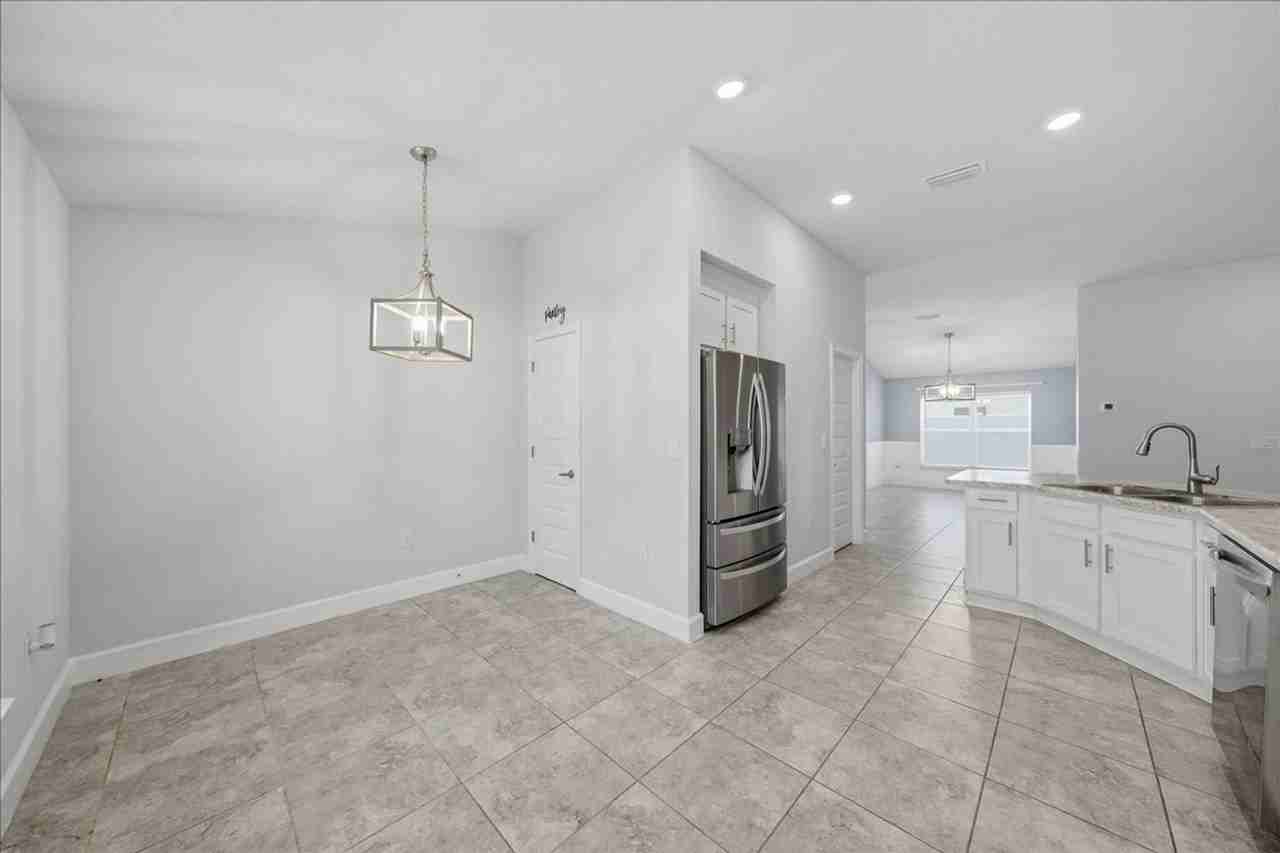 1261 Tupelo Cir - Photo 7 of 20
