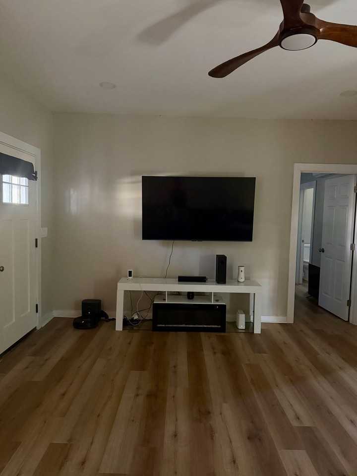 Crayton St - Photo 3 of 7