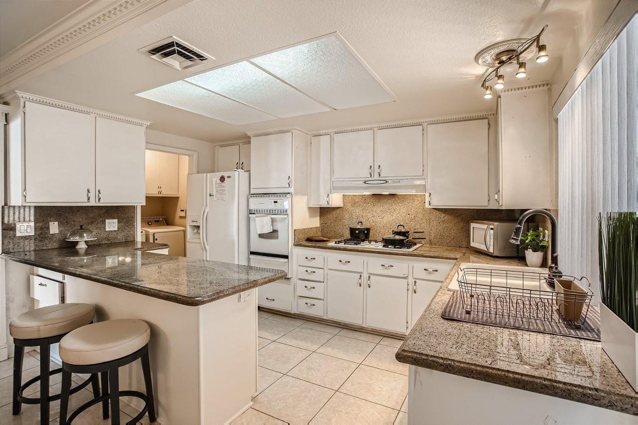 Baltic Cir - Photo 3 of 16