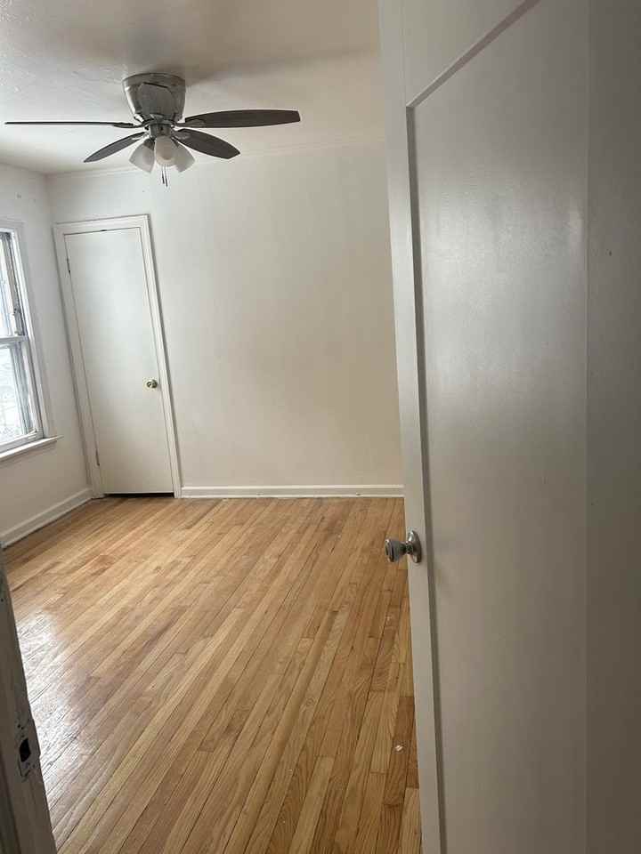 12748 S Lowe Ave - Photo 5 of 11