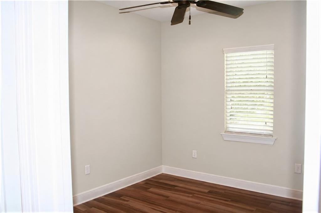 321 E Hornsby St - Photo 7 of 9