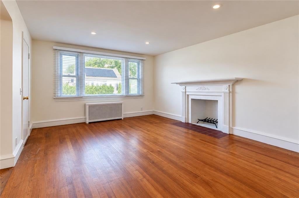 107 Fuller St - Photo 4 of 28