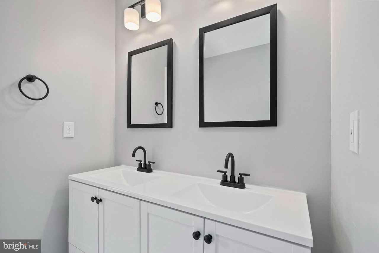 2640 E Oliver St - Photo 7 of 24