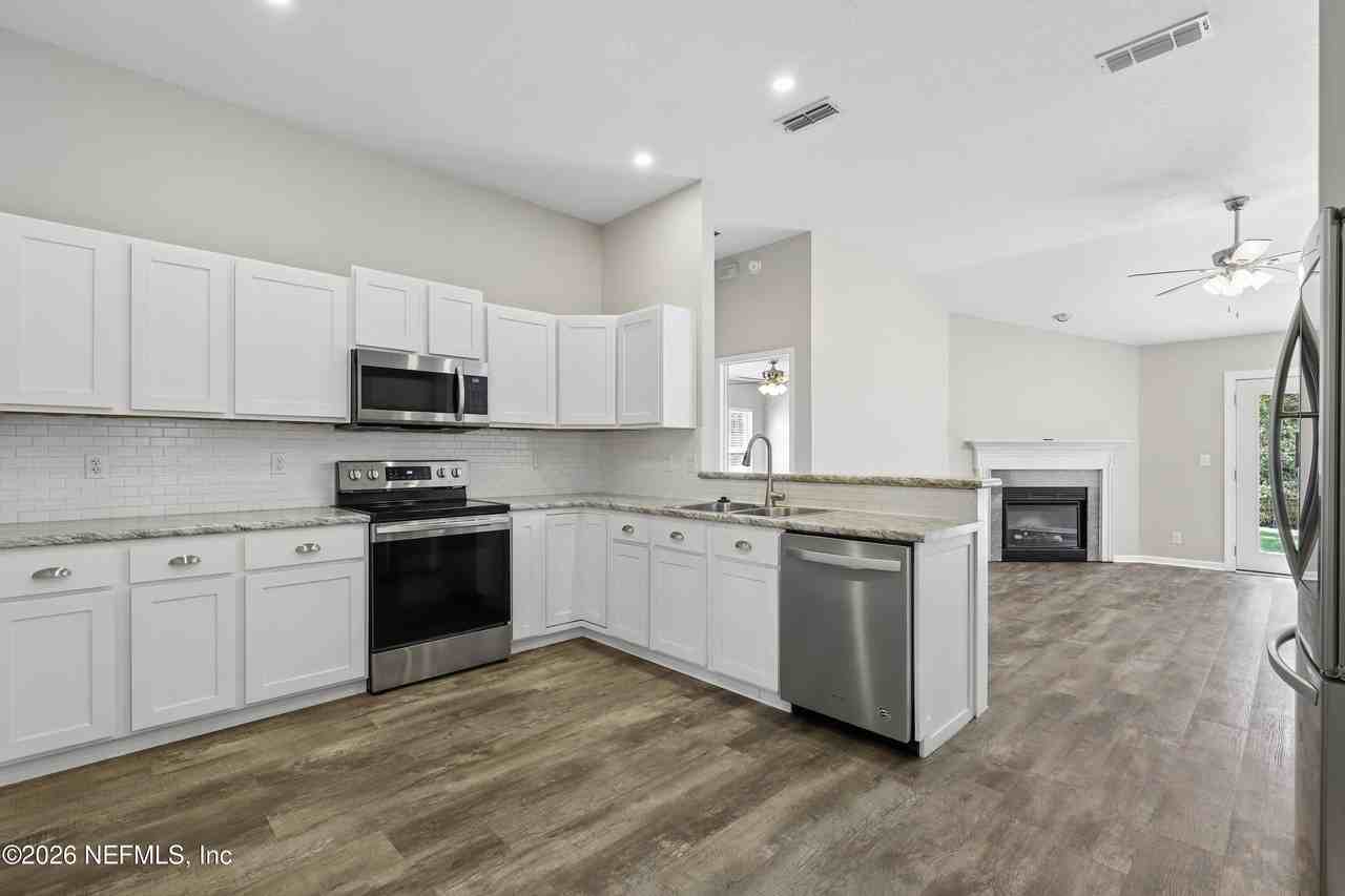 1760 Chandelier Cir W - Photo 7 of 26