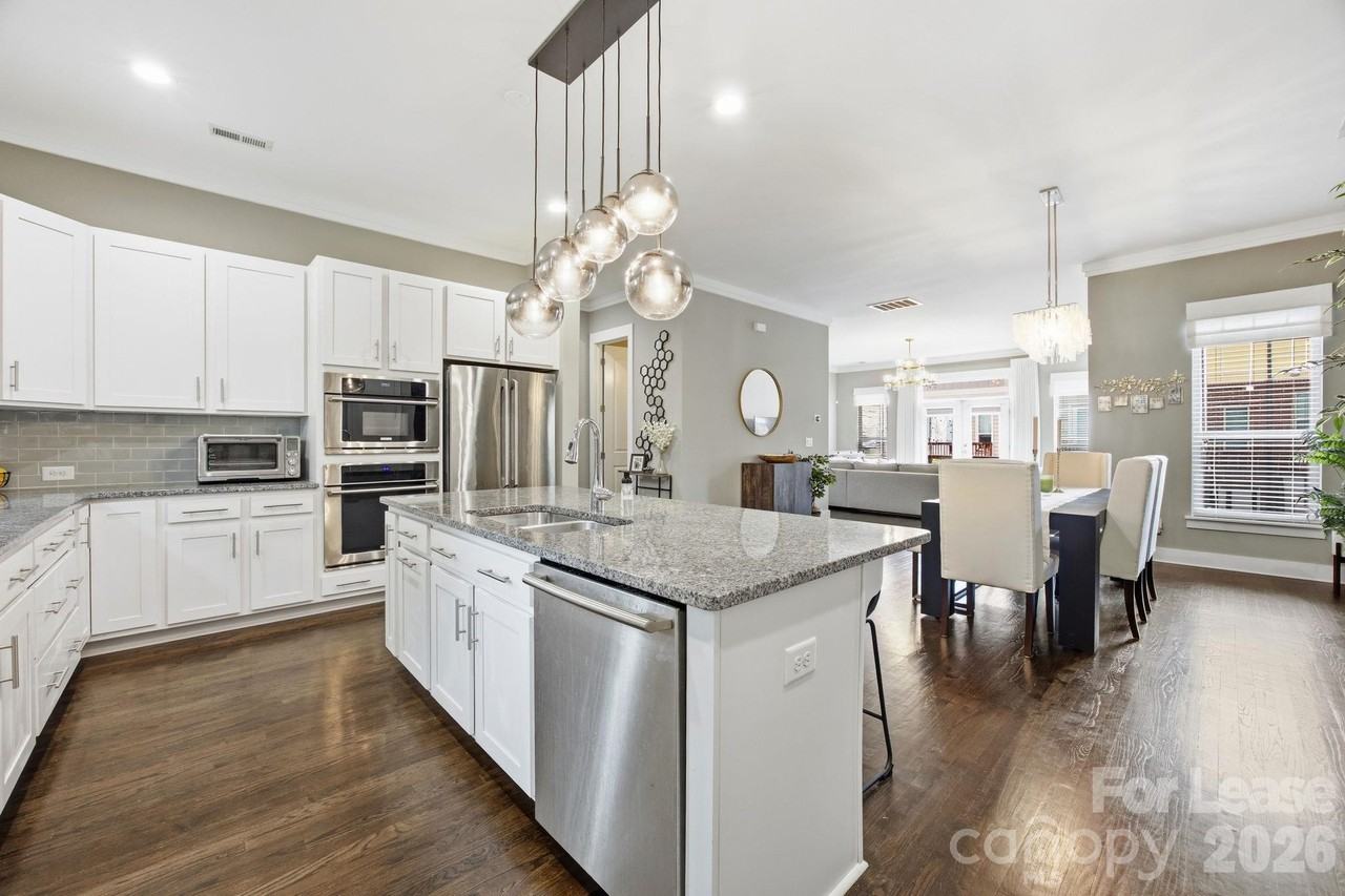 863 Academy St - Photo 3 of 38