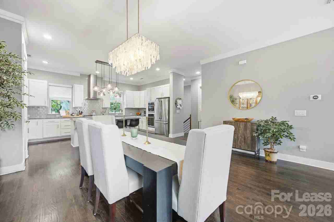 863 Academy St - Photo 7 of 38