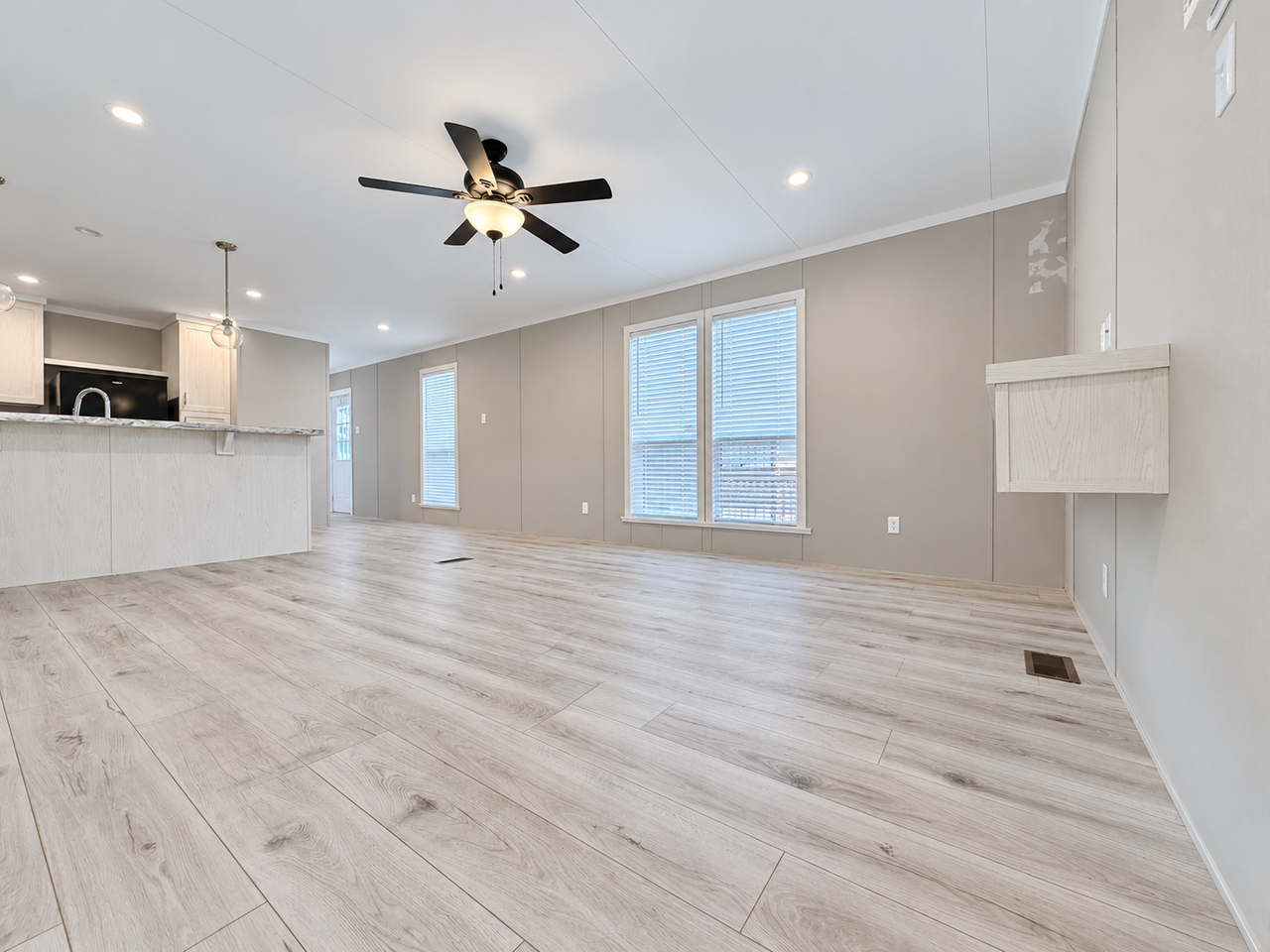 709 N Collins Fwy #92 - Photo 2 of 27