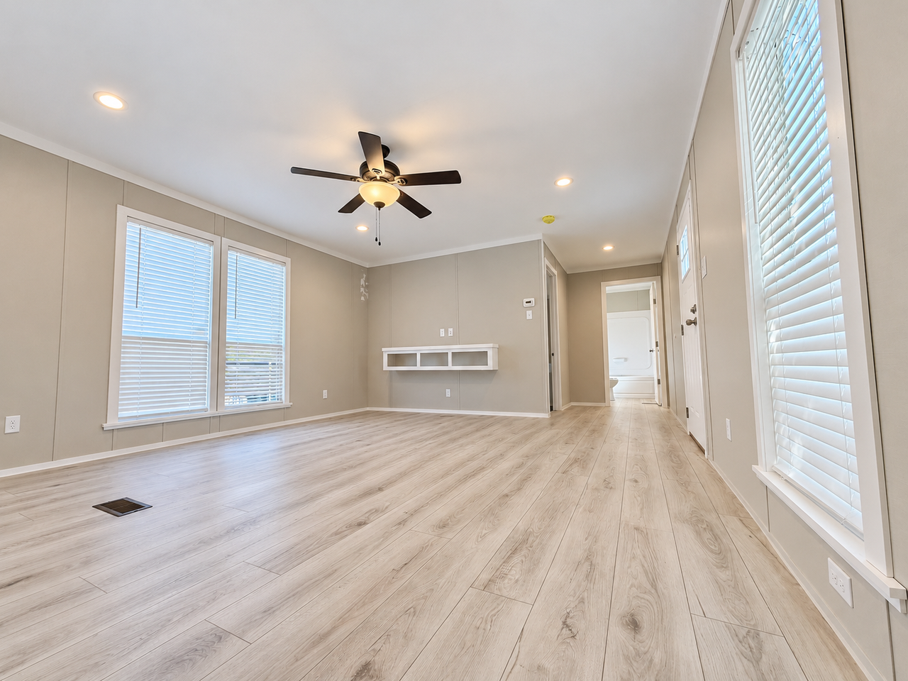 709 N Collins Fwy #92 - Photo 3 of 27